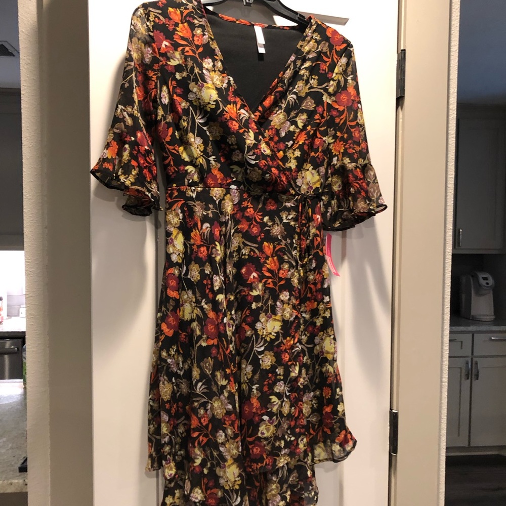 Dress - Picture 3 of 6